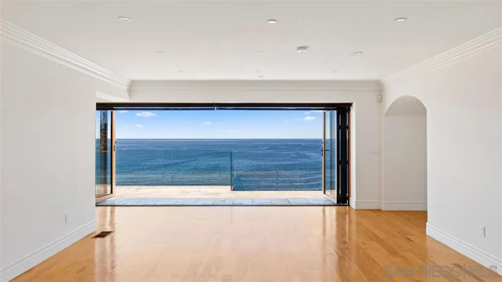 5730 Dolphin Place La Jolla, CA 92037 - Photo 4 of 19 a view of front door