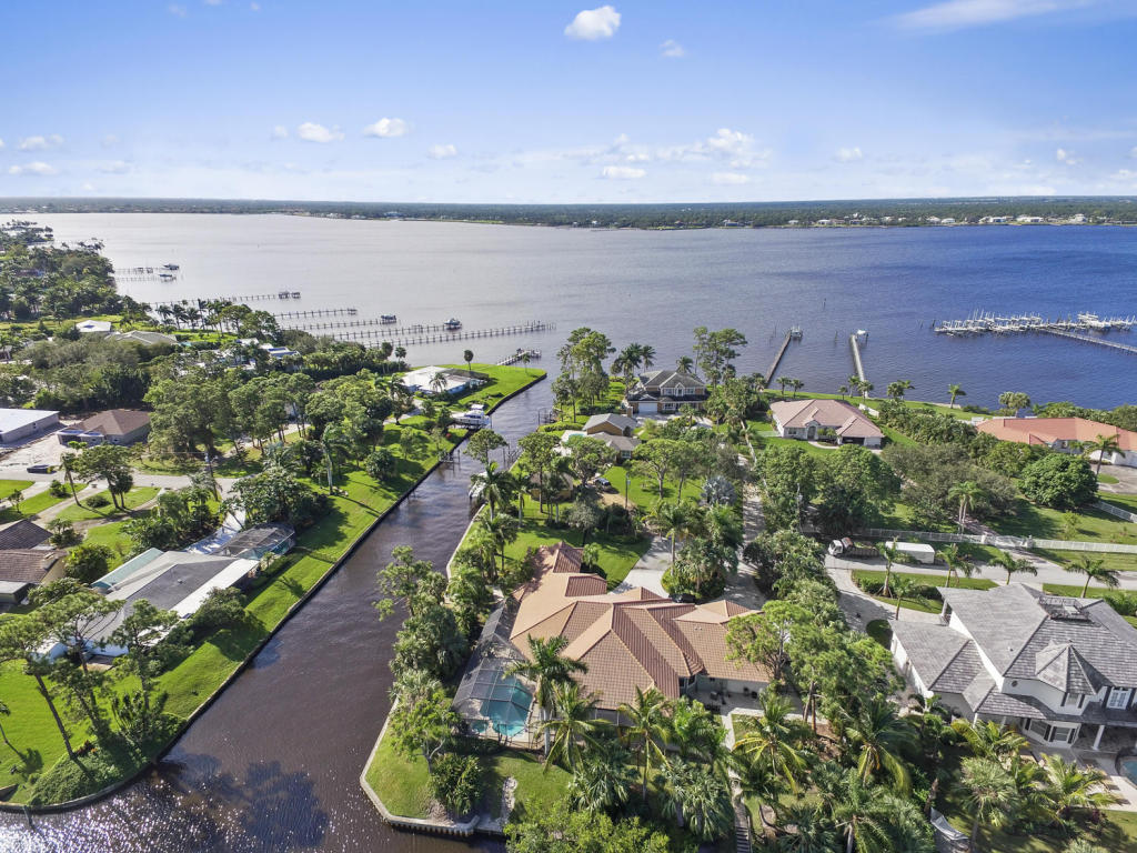 1964 Northwest Pine Tree Lane Stuart, FL 34994 - Photo 3 of 26 20180110014331815061000000-o