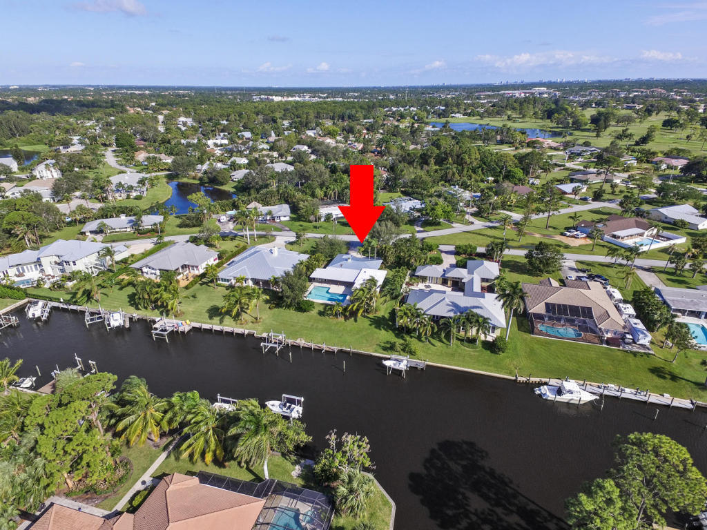 1964 Northwest Pine Tree Lane Stuart, FL 34994 - Photo 4 of 26 20180110014341639650000000-o