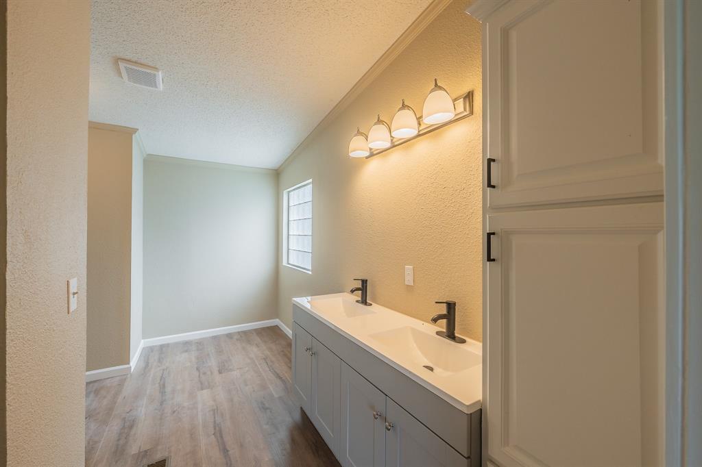 153 Clay Court Springtown, TX 76082 - Photo 22 of 38
