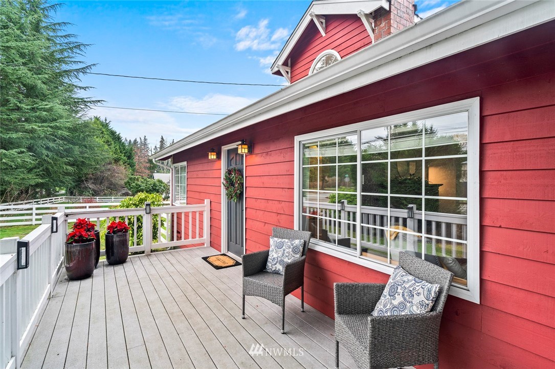 2020 Vine Road Brier, WA 98036 - Photo 3 of 34 Gallery Image 3