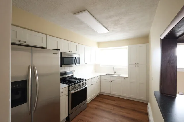 $1,900 | 3151 North Melvina Avenue, Unit 2B, Chicago, IL 60634