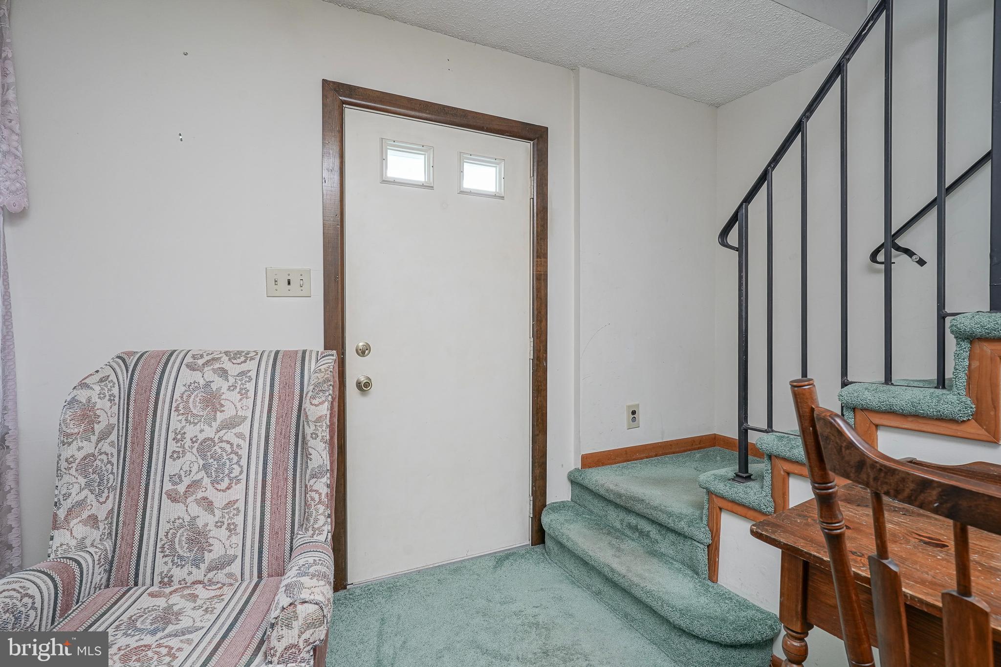522 Cloverdale Road Blackwood, NJ 08012 - Photo 19 of 26 Staircase