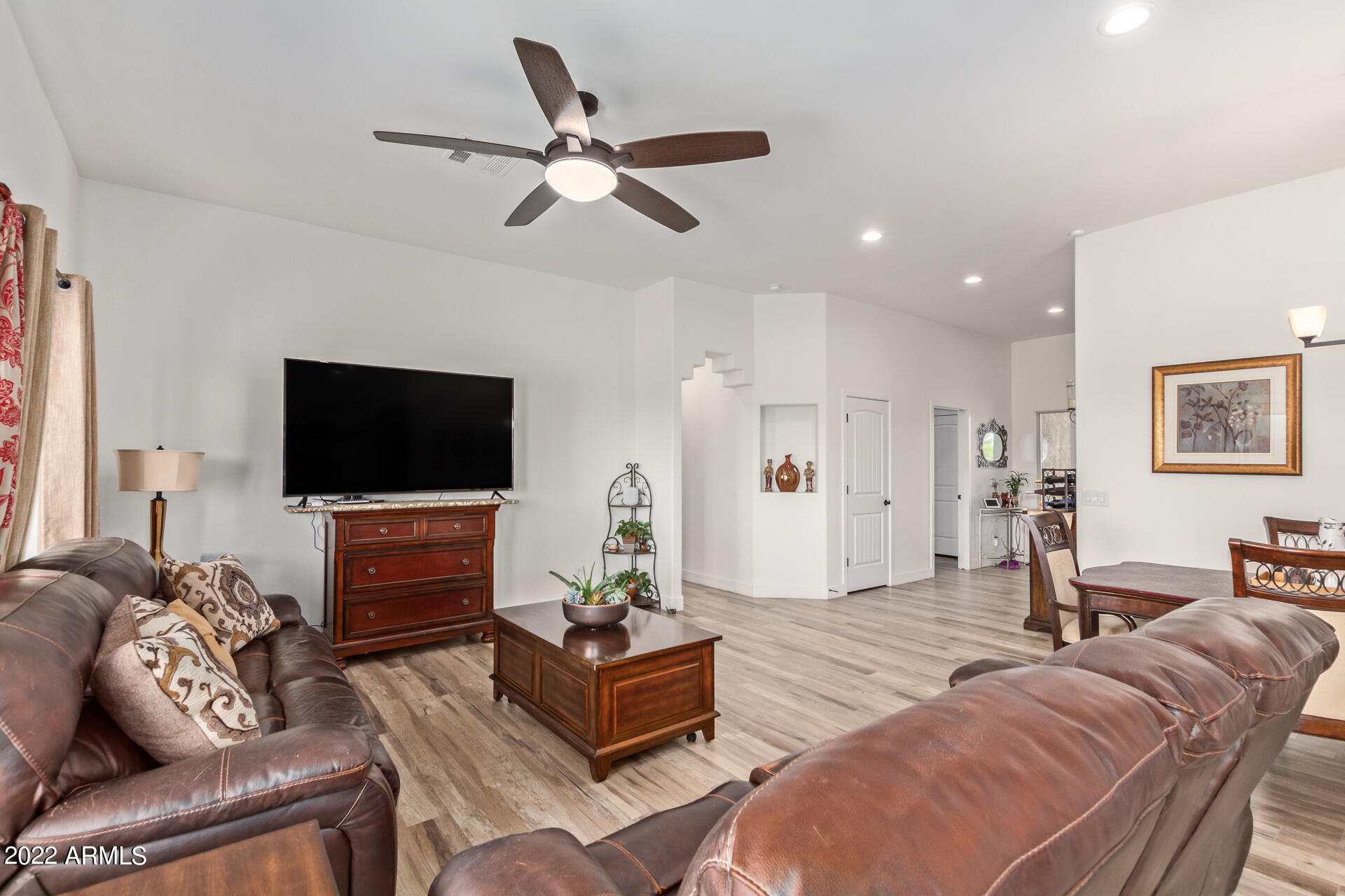 22407 Peak View Road Wittmann, AZ 85361 - Photo 3 of 25 Great Room