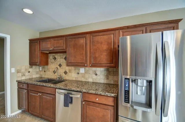 $3,400 | 3022 North 34th Place, Phoenix, AZ 85018