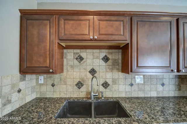 $3,400 | 3022 North 34th Place, Phoenix, AZ 85018