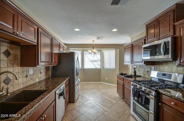 $3,400 | 3022 North 34th Place, Phoenix, AZ 85018