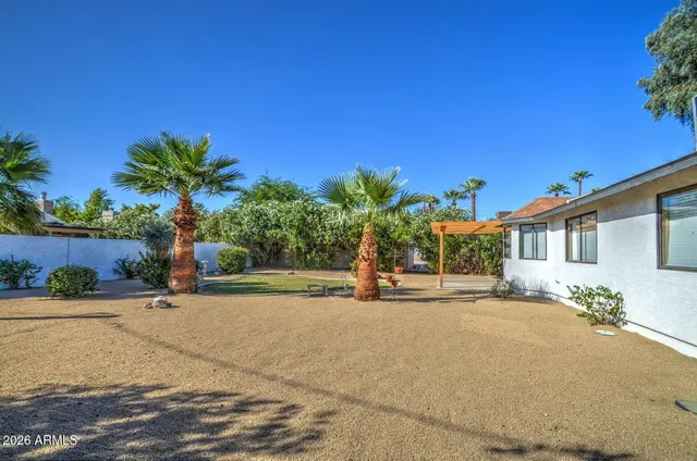 $3,400 | 3022 North 34th Place, Phoenix, AZ 85018