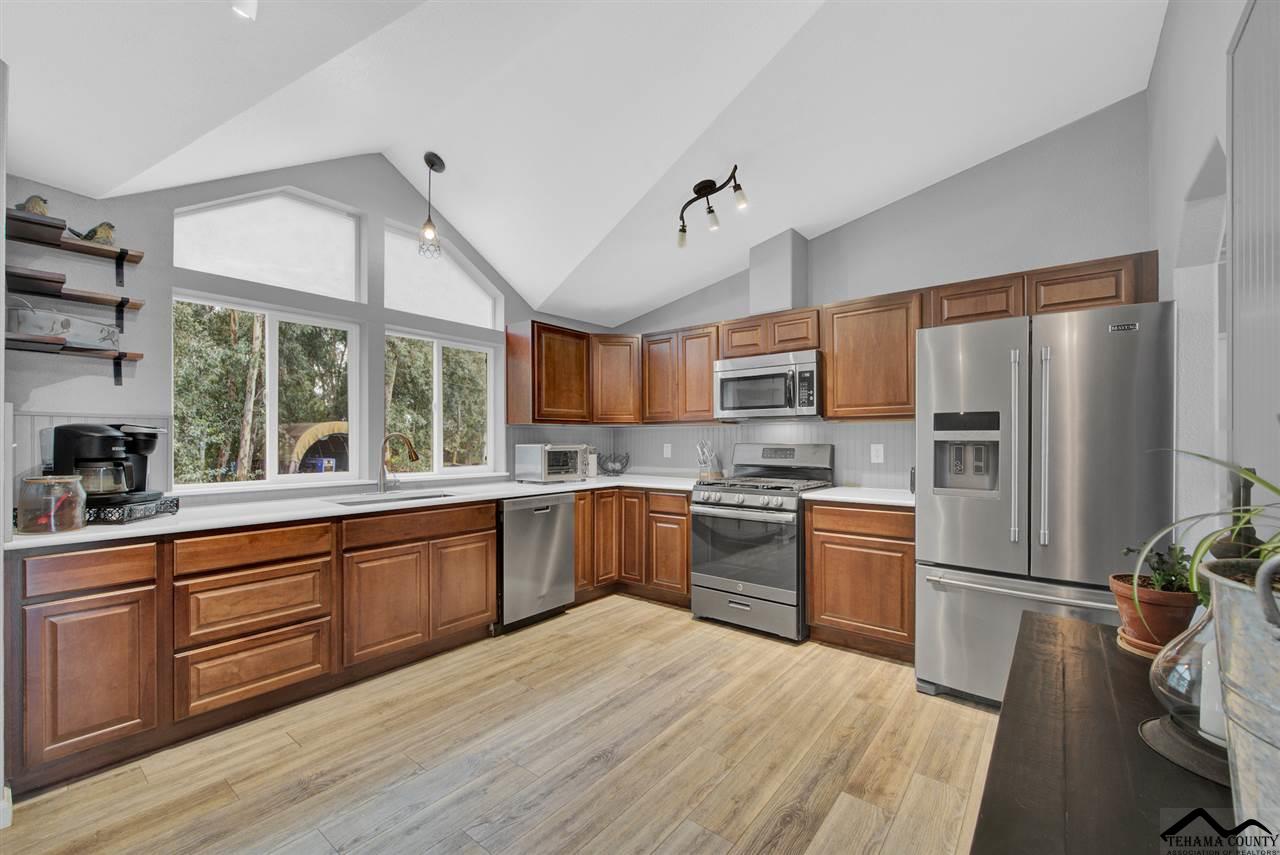 5460 Toomes Avenue Corning, CA 96021 - Photo 4 of 73