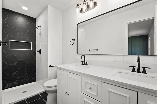 $389,000 | 1014 North Forest Lane, Liberty, MO 64068