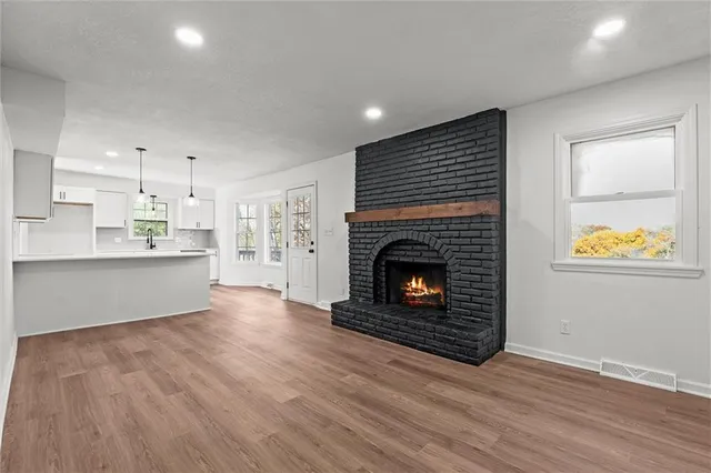 $389,000 | 1014 North Forest Lane, Liberty, MO 64068