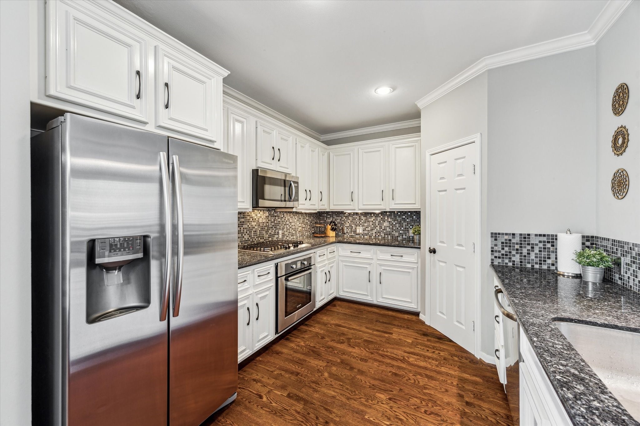 920 Cohn Street Houston, TX 77007 - Photo 11 of 24 View of your appliances.