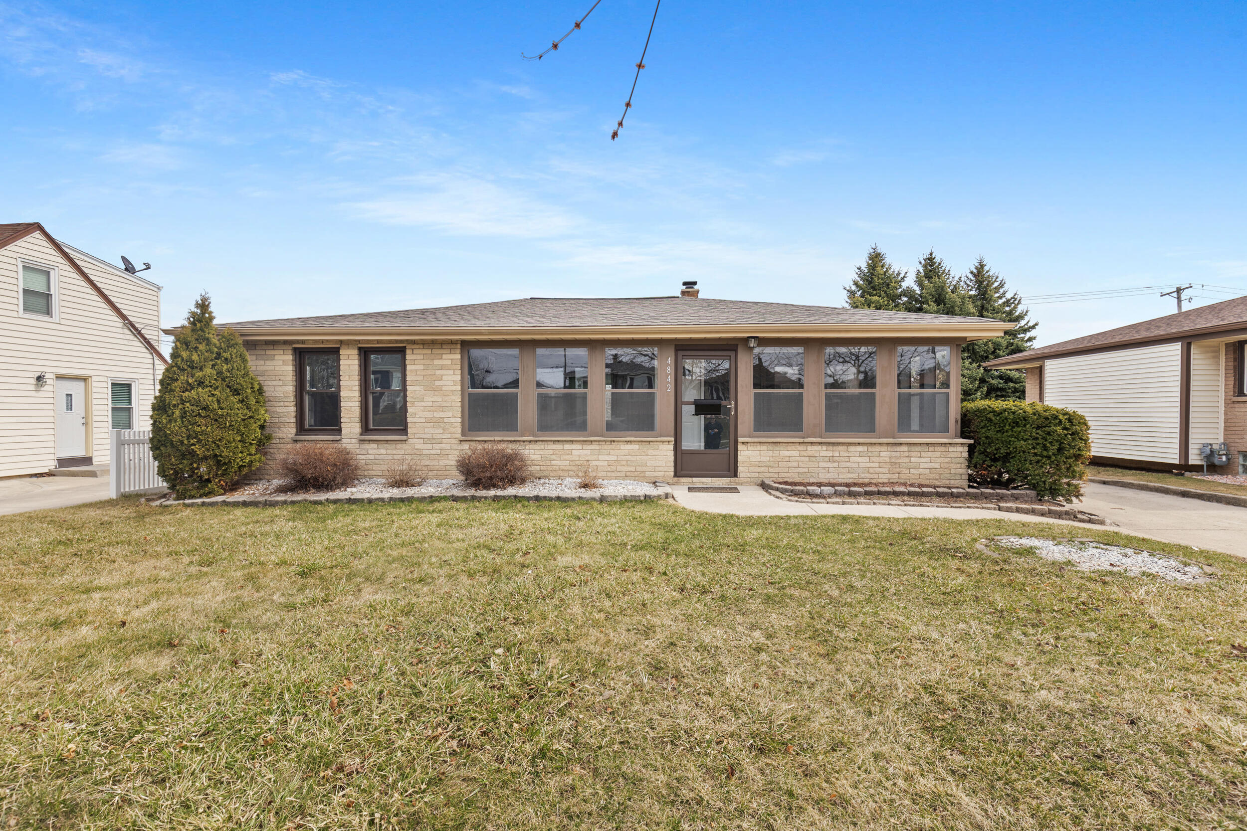 4842 South 26th Street Milwaukee, WI 53221 - Photo 1 of 1 Front