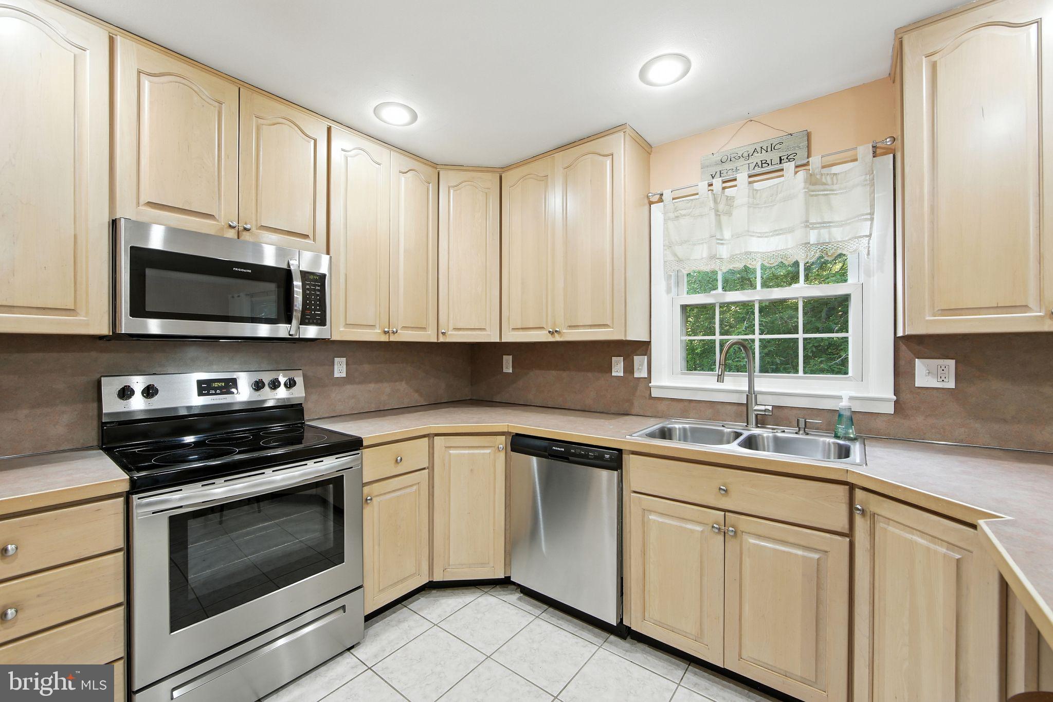 812 Mennonite Road Royersford, PA 19468 - Photo 13 of 35 Lots of cabinets!