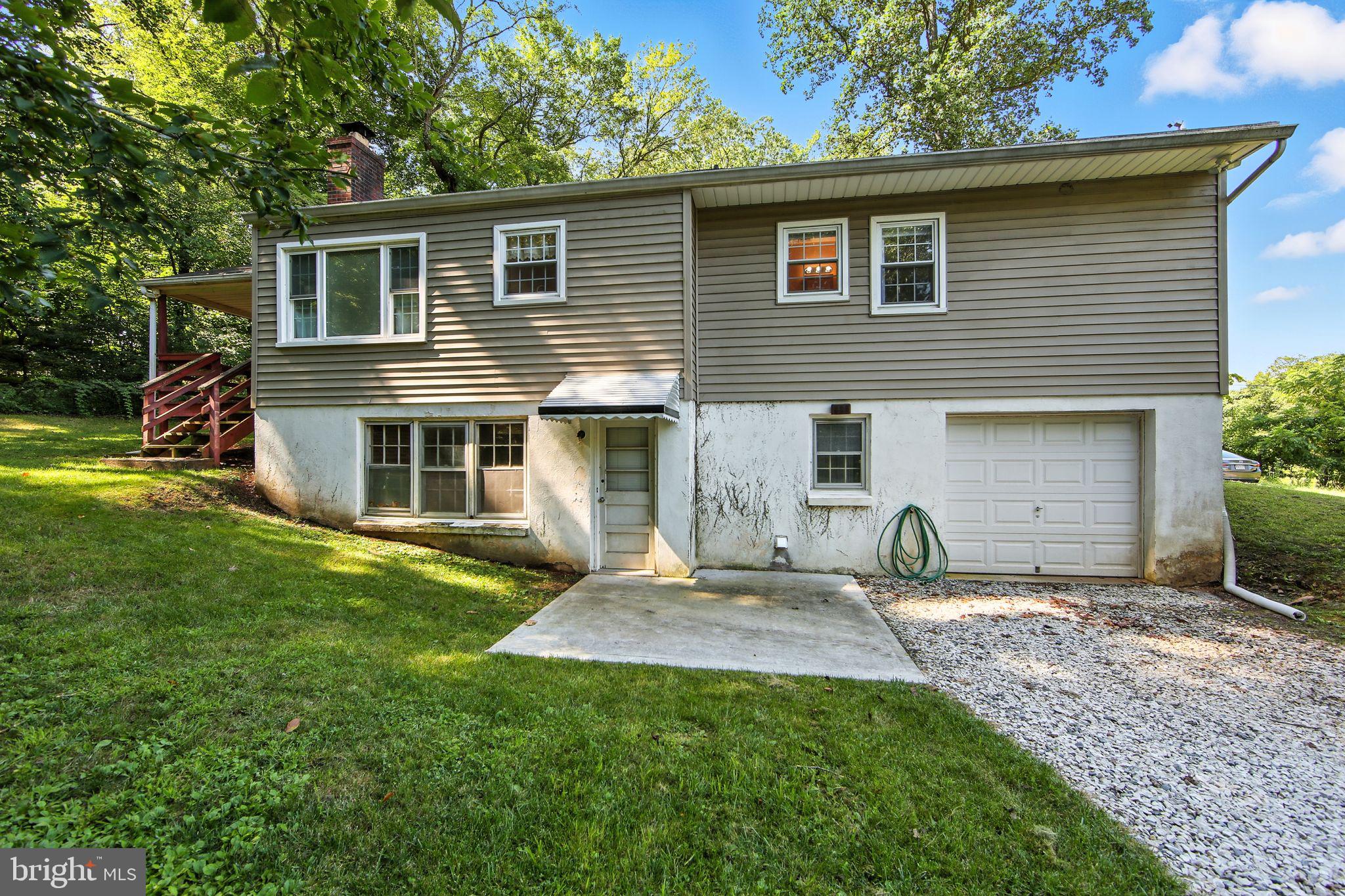 812 Mennonite Road Royersford, PA 19468 - Photo 5 of 35 Garage