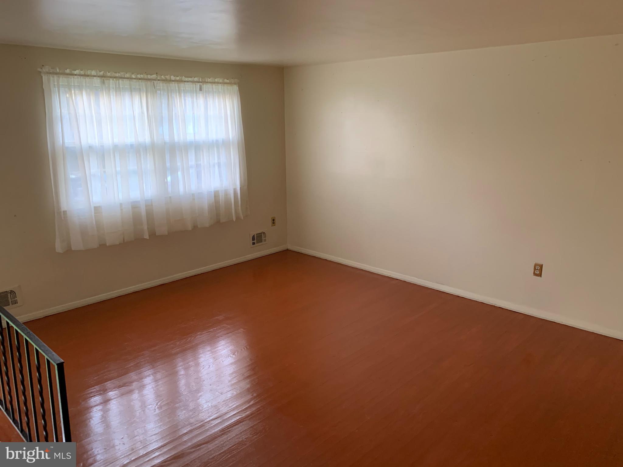 3503 St James Road Baltimore, MD 21244 - Photo 3 of 17