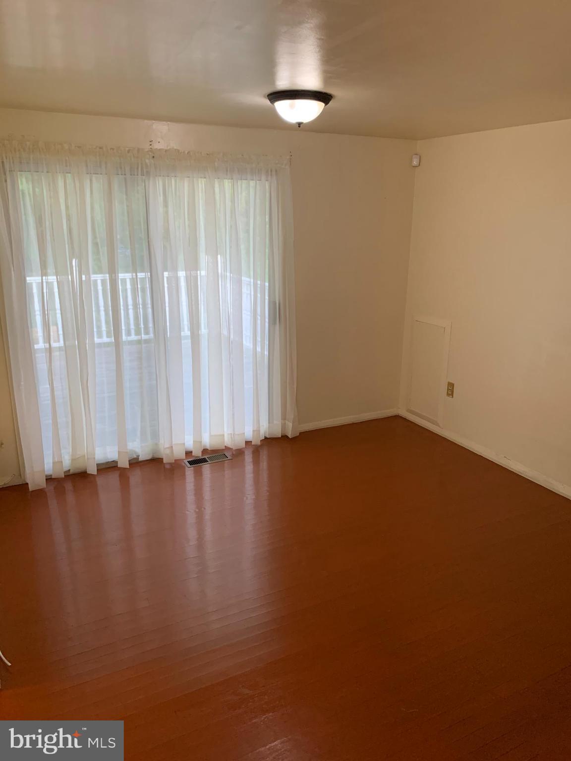 3503 St James Road Baltimore, MD 21244 - Photo 4 of 17