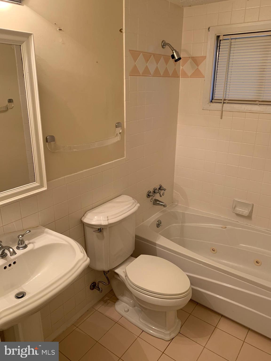 3503 St James Road Baltimore, MD 21244 - Photo 8 of 17