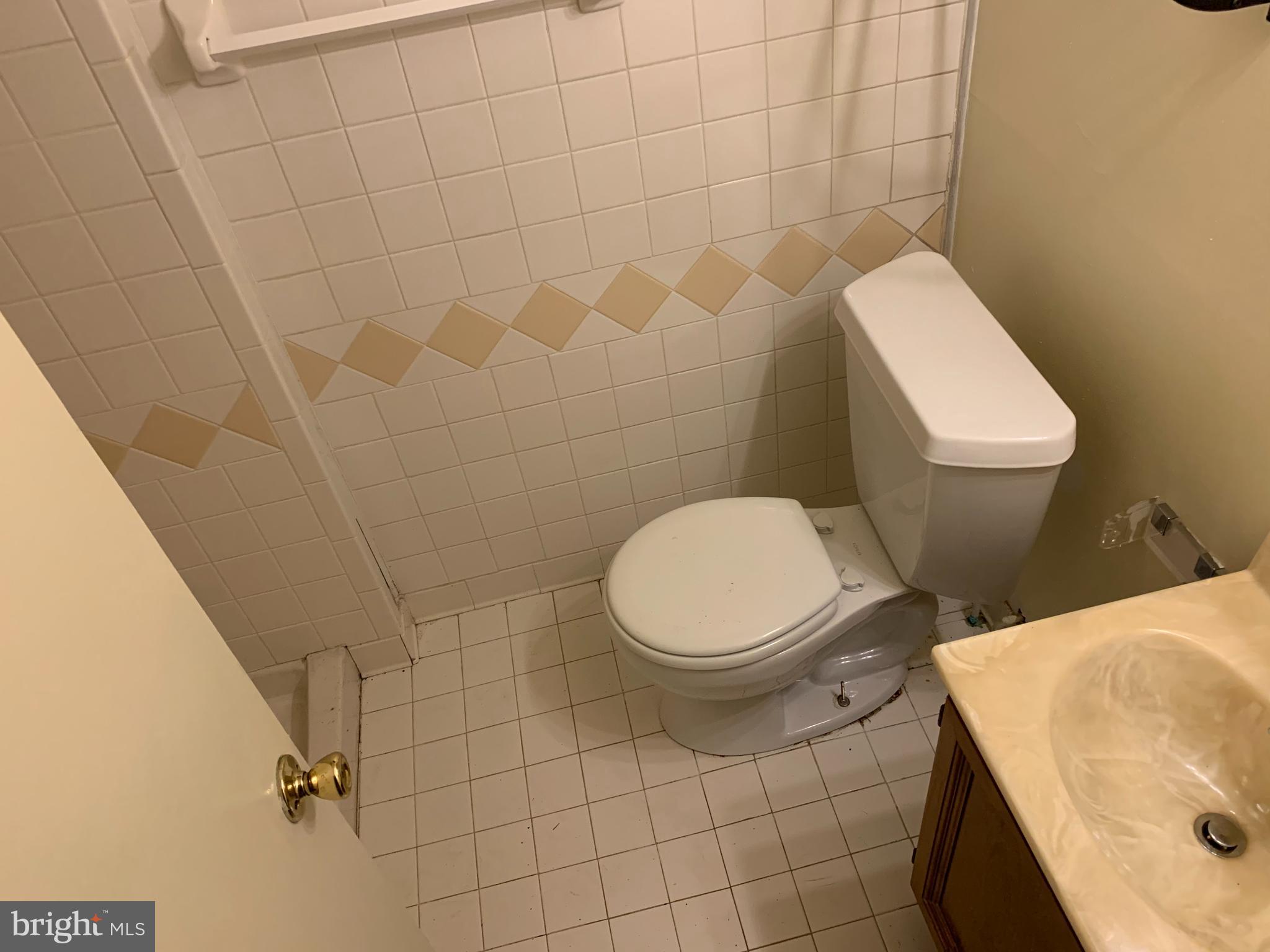 3503 St James Road Baltimore, MD 21244 - Photo 9 of 17