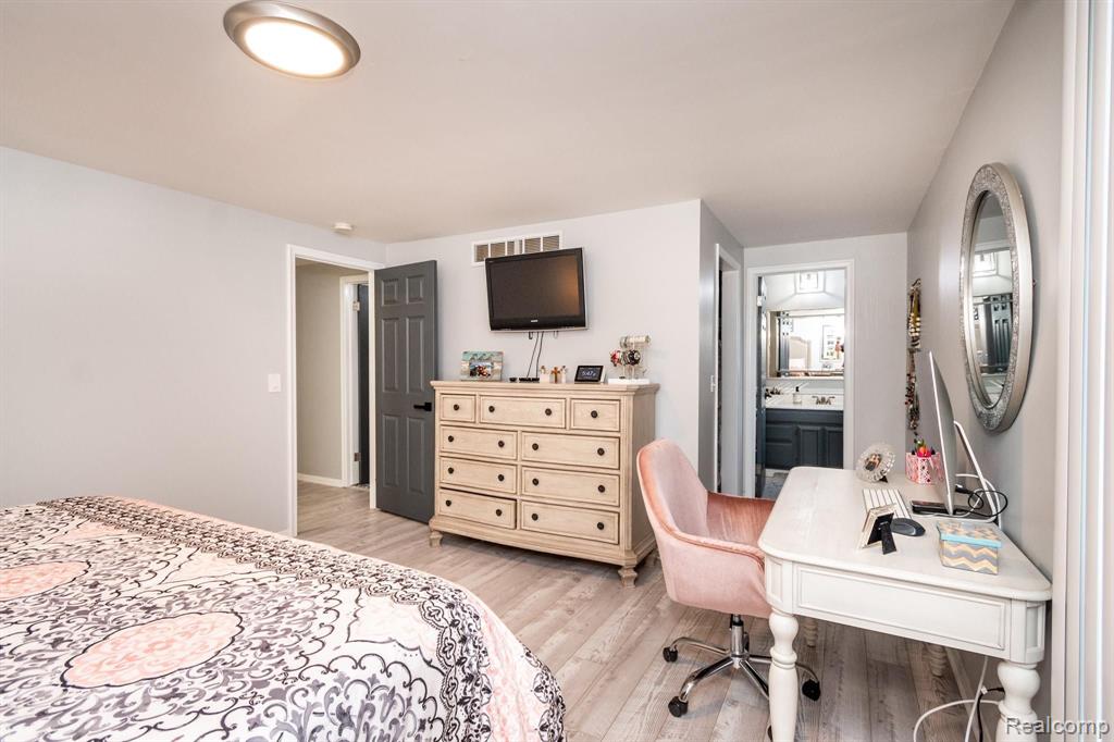 616 Campus Road Rochester Hills, MI 48309 - Photo 24 of 38