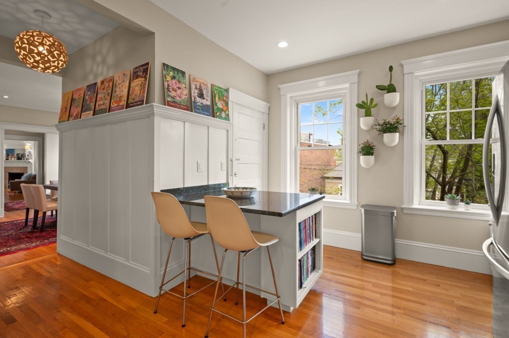 8 Colbourne Crescent, Unit 3 Brookline, MA 02445 - Photo 10 of 42