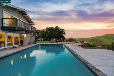 $2,995,000 | 1933 Joseph Drive, Moraga, CA 94556