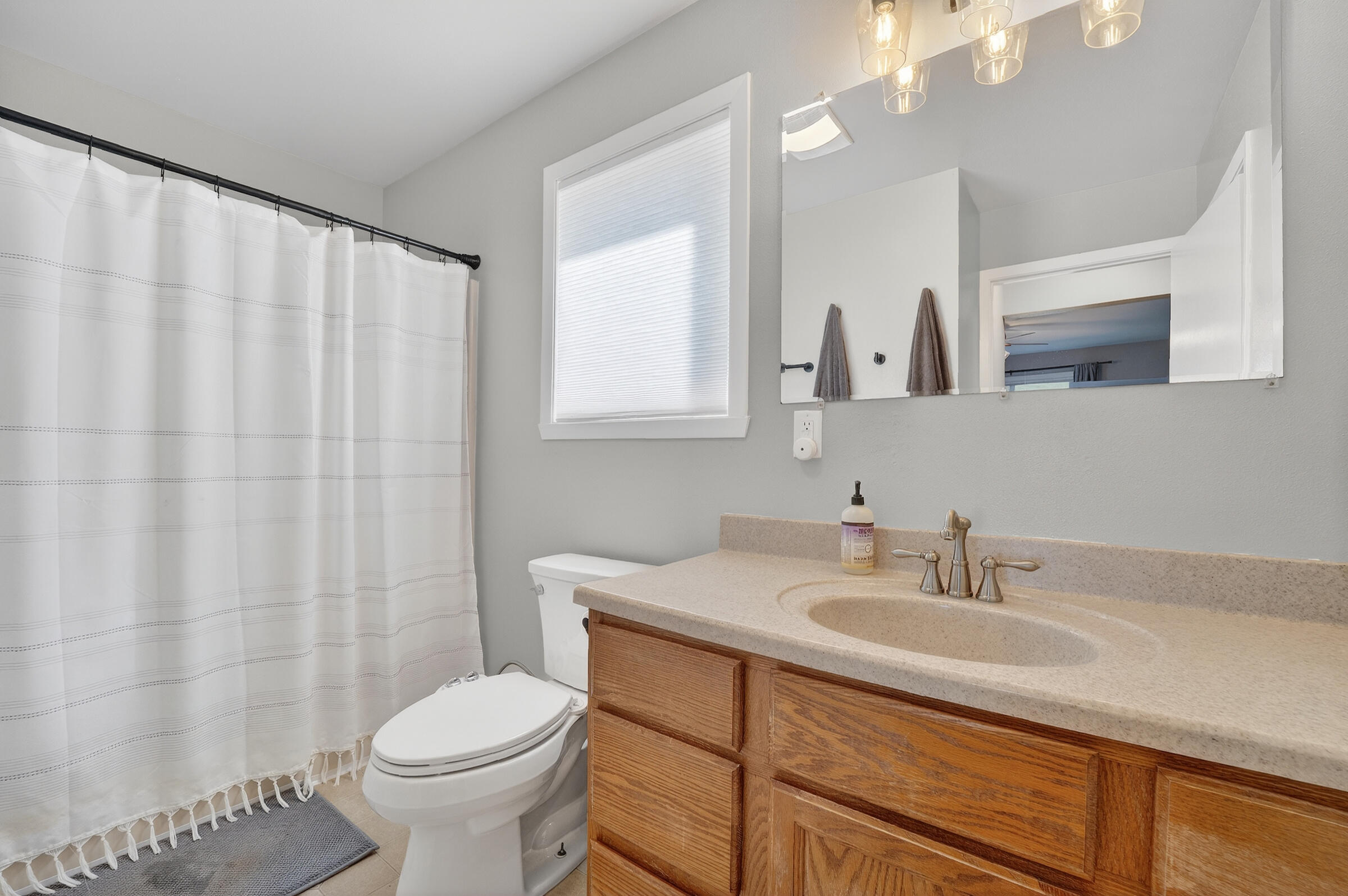 W199N17111 Ridgeway Drive Jackson, WI 53037 - Photo 11 of 29 Primary bath