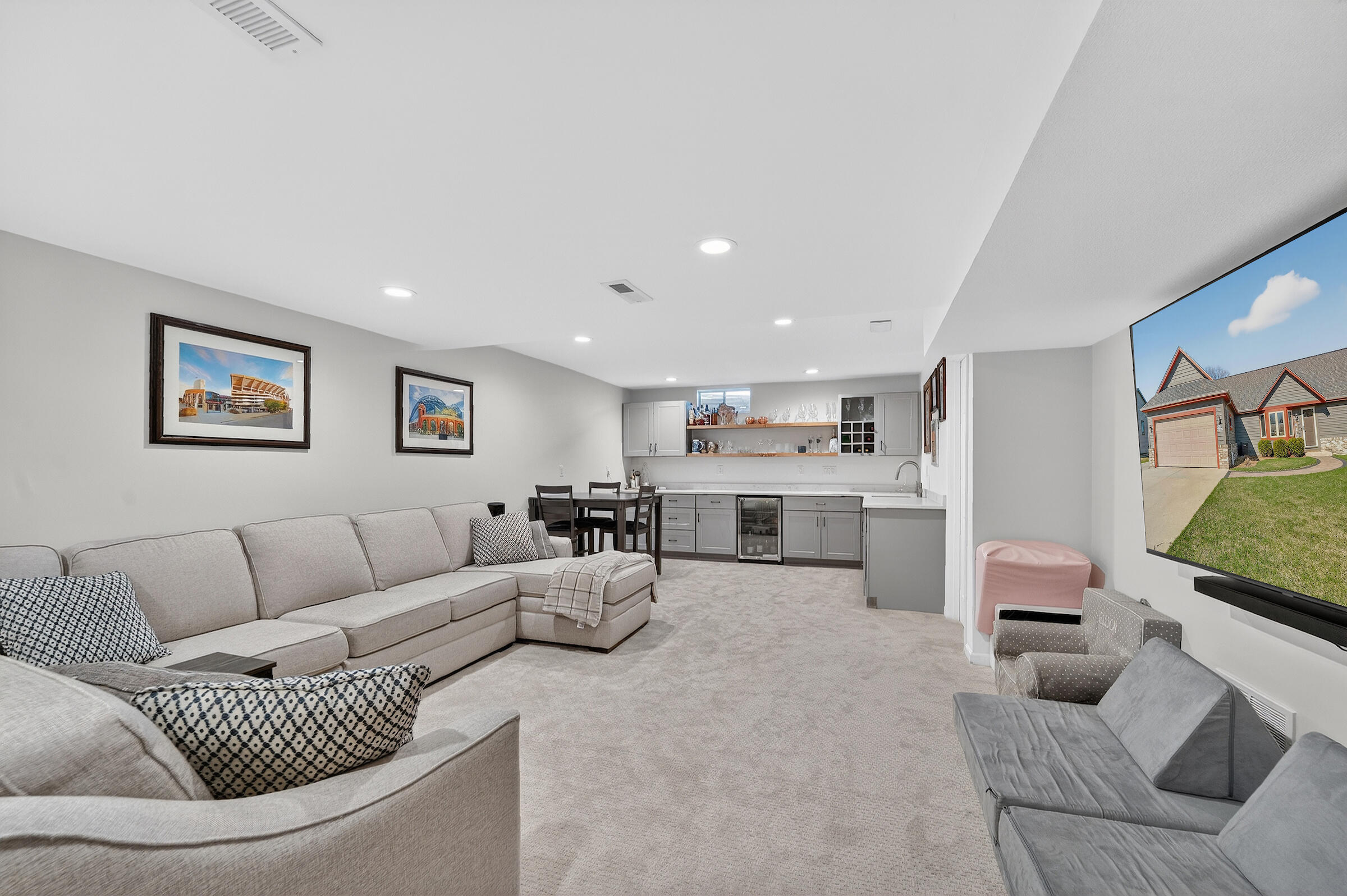 W199N17111 Ridgeway Drive Jackson, WI 53037 - Photo 17 of 29 Tons of space!