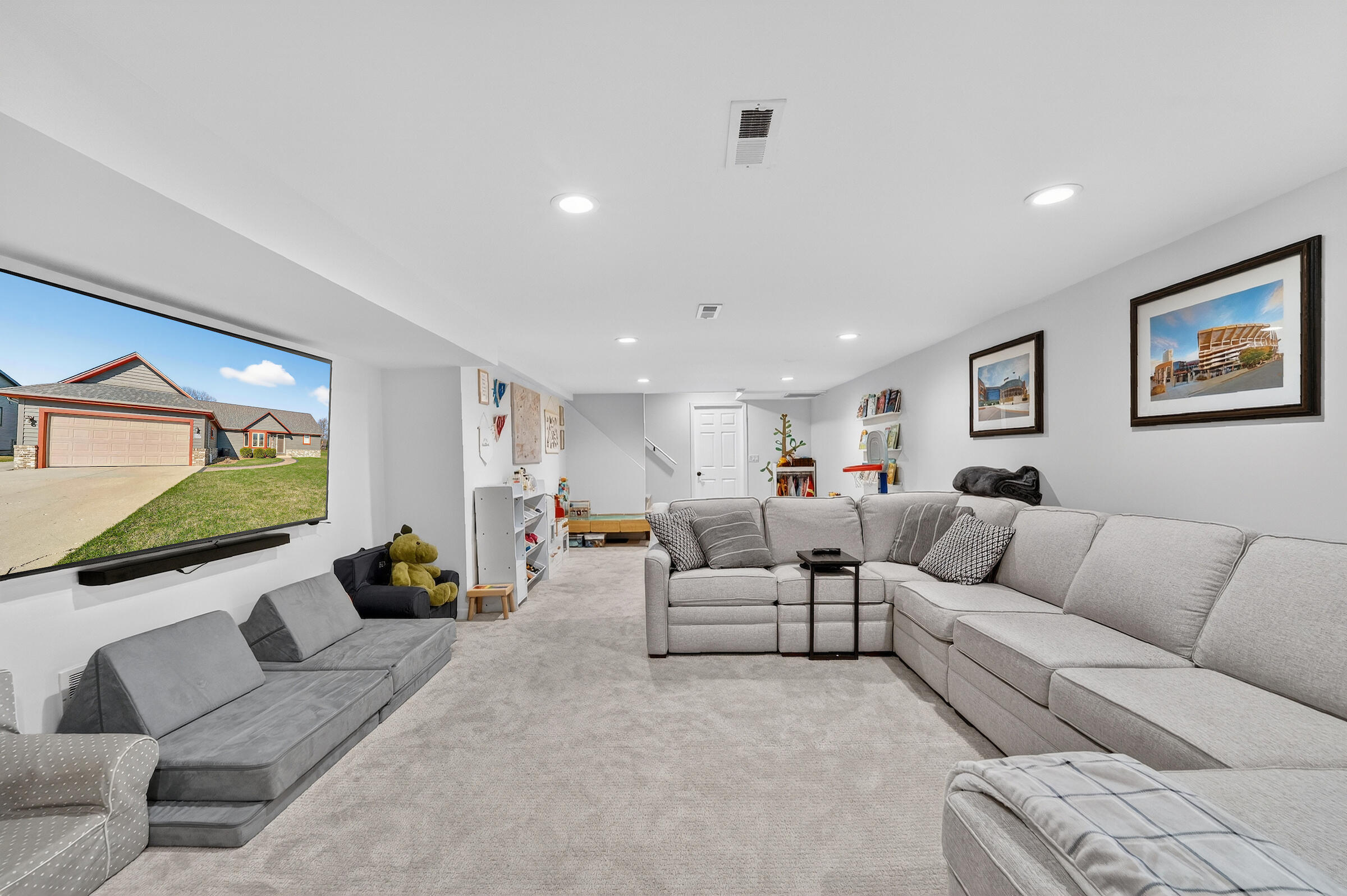 W199N17111 Ridgeway Drive Jackson, WI 53037 - Photo 4 of 29 Rec rm in LL