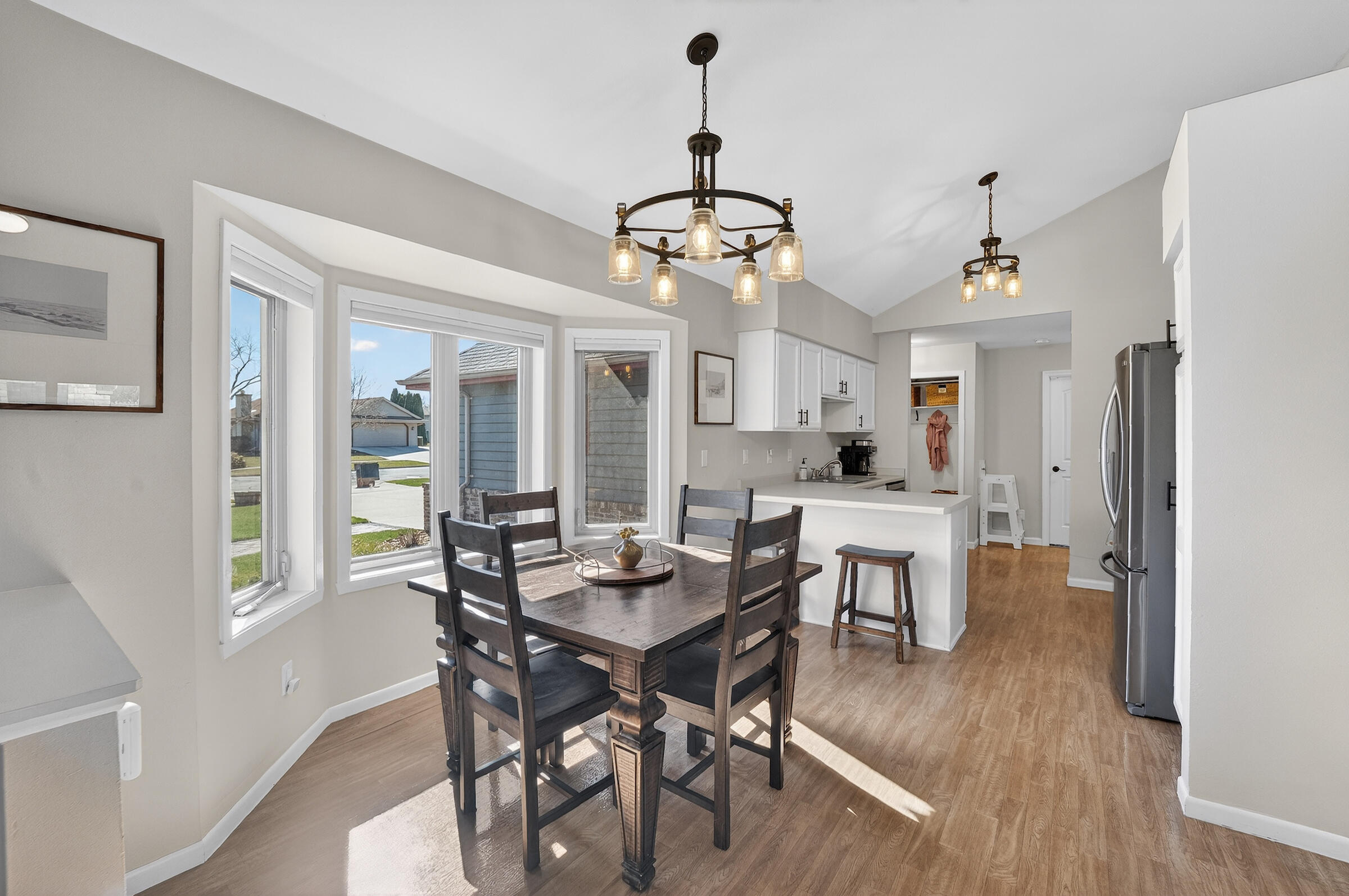 W199N17111 Ridgeway Drive Jackson, WI 53037 - Photo 5 of 29 Dining room