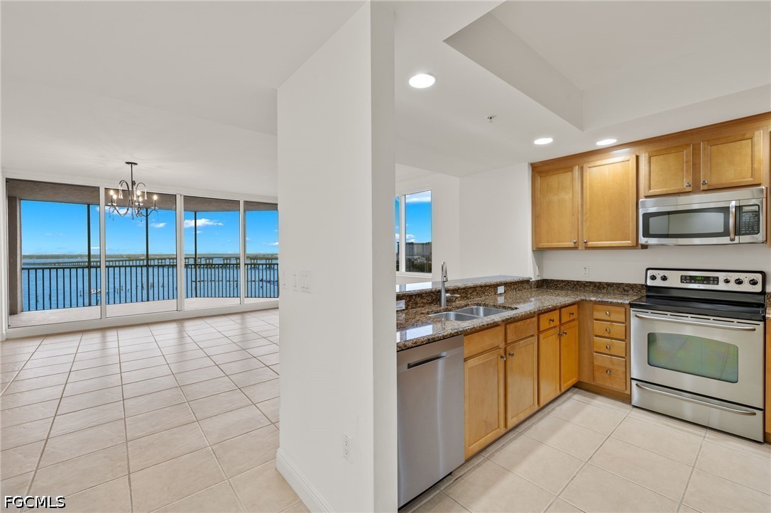 2090 West First Street, Unit 810 Fort Myers, FL 33901 - Photo 10 of 39