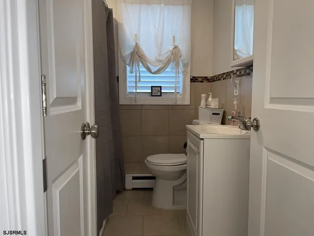 $2,200 | 111 10th Street South, Unit B, Brigantine, NJ 08203