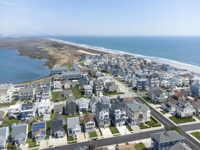 $2,200 | 111 10th Street South, Unit B, Brigantine, NJ 08203