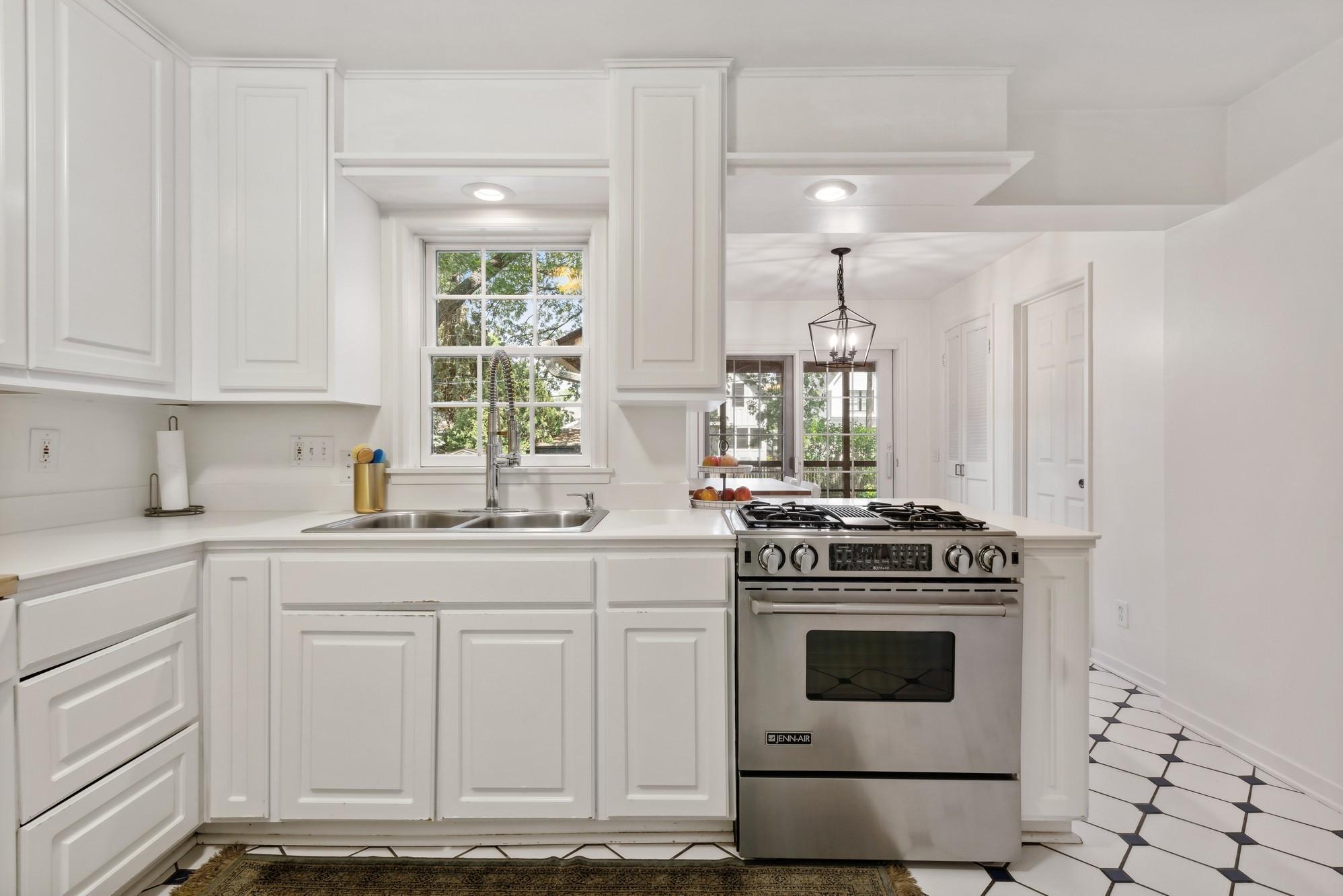 4825 Maple Road Edina, MN 55424 - Photo 12 of 26