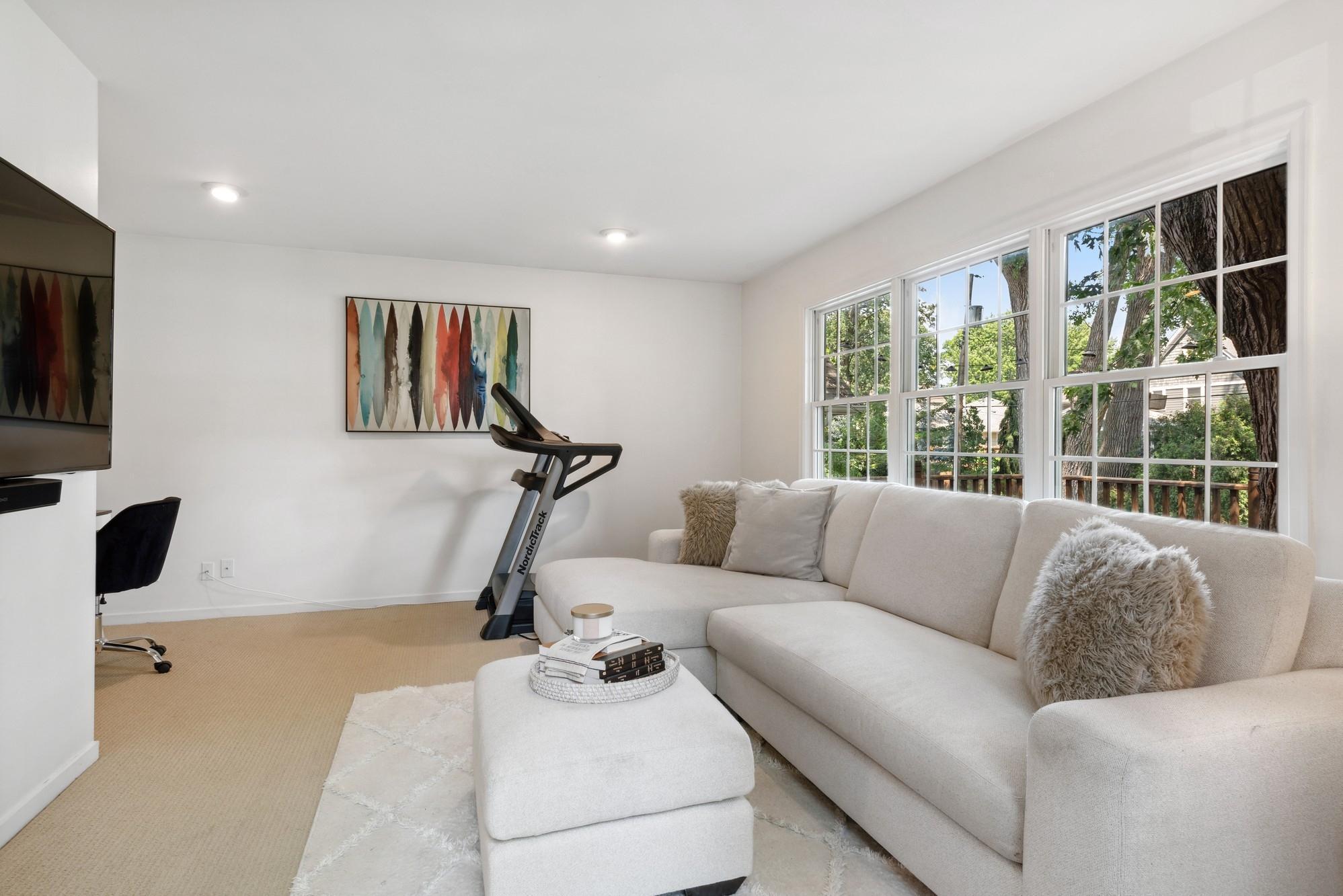 4825 Maple Road Edina, MN 55424 - Photo 10 of 26