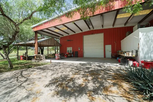 $1,776,000 | 3541 Highway 159, La Grange, TX 78945