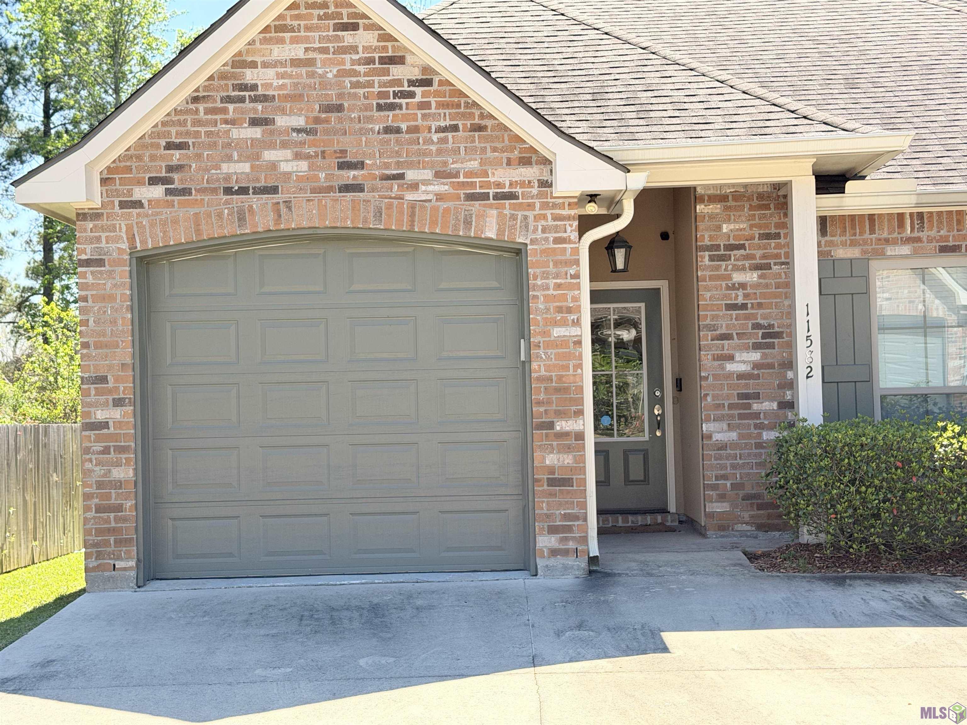 11582 Cottagecreek Road Baton Rouge, LA 70816 - Photo 1 of 27