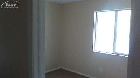 936 State Road Fenton, MI 48430 - Photo 12 of 15 20386600-11.JPG