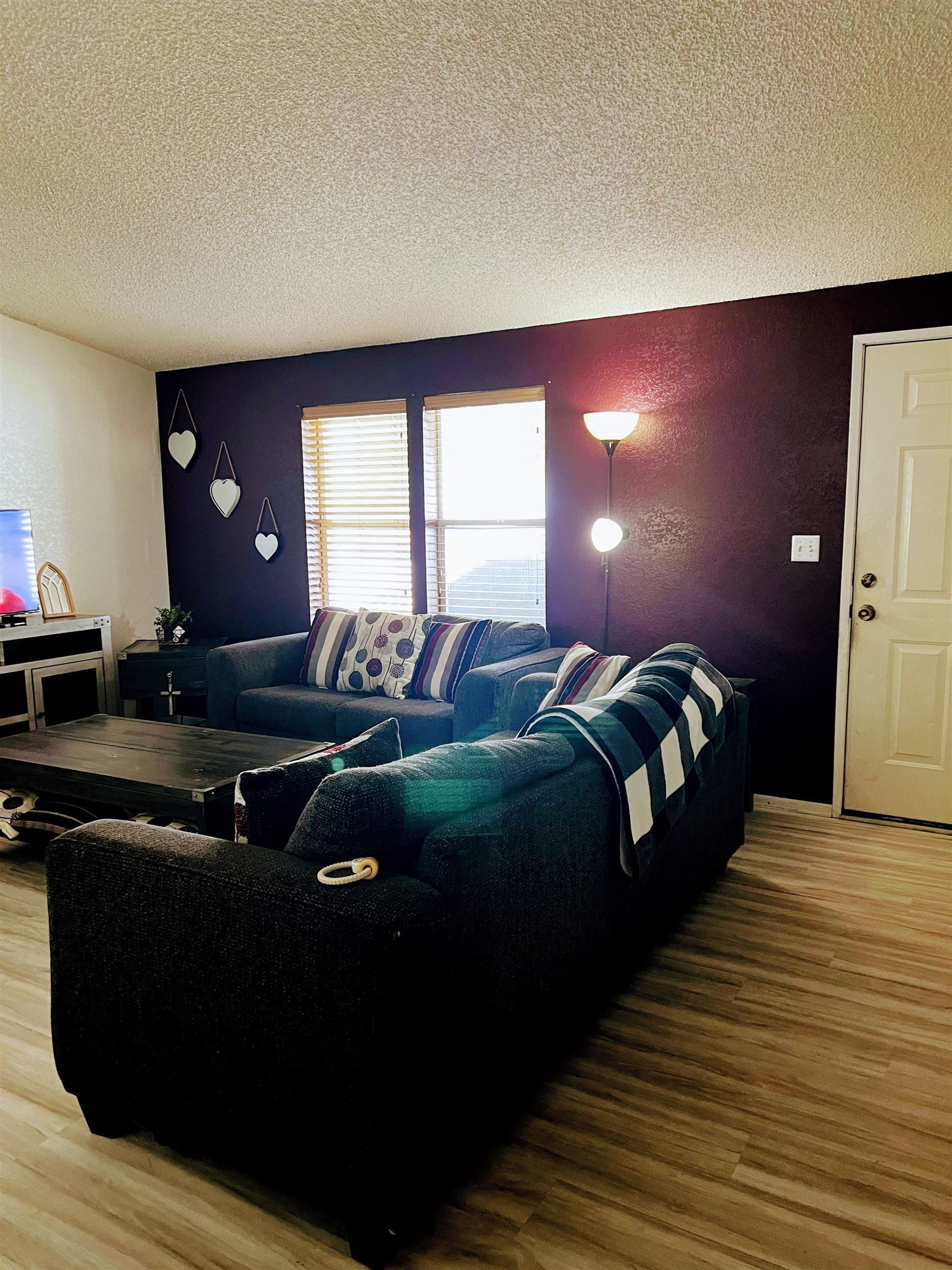 435 32 Road, Unit 450 Clifton, CO 81520 - Photo 2 of 3 a bed room with bed and window