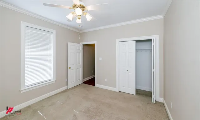 a view of entryway with bathroom