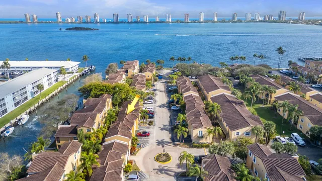 $1,850 | 1135 Lake Shore Drive, Unit 206, Lake Park, FL 33403