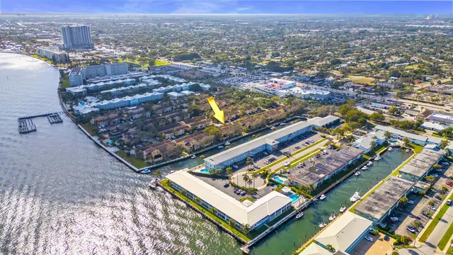 $1,850 | 1135 Lake Shore Drive, Unit 206, Lake Park, FL 33403