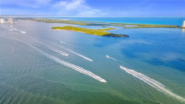 $1,850 | 1135 Lake Shore Drive, Unit 206, Lake Park, FL 33403