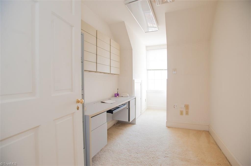 400 Cascade Drive High Point, NC 27265 - Photo 19 of 23 Gallery Image 19
