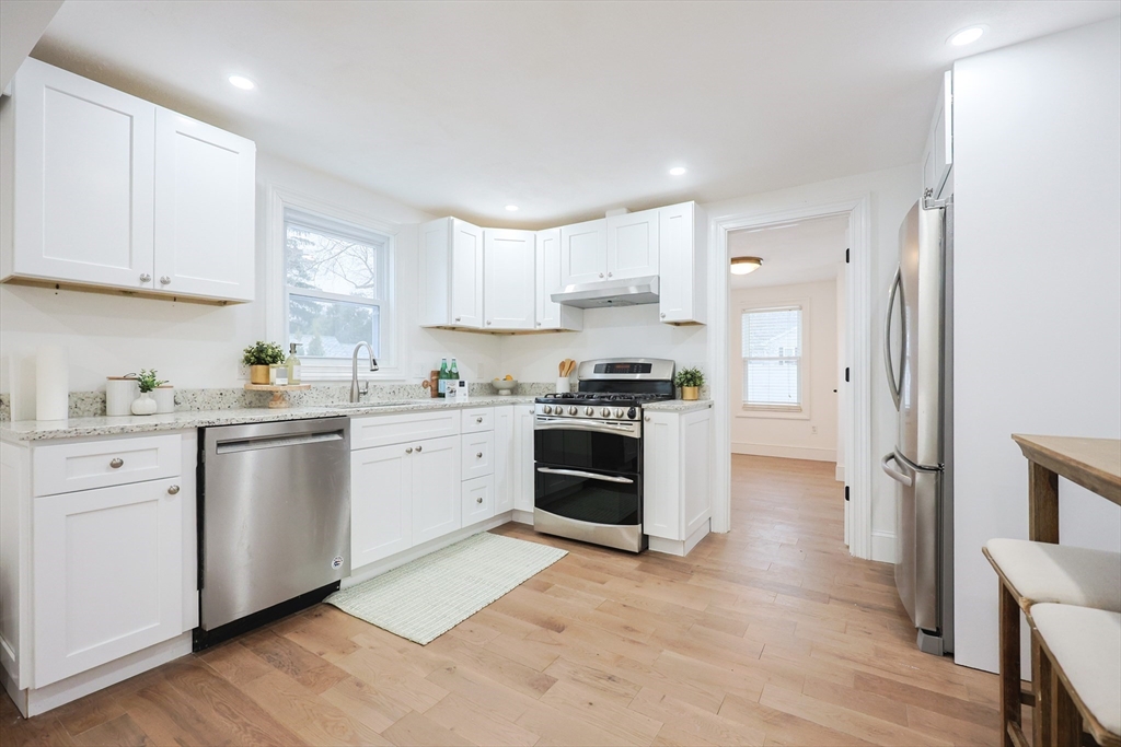 232 Pleasant Street Melrose, MA 02176 - Photo 6 of 37