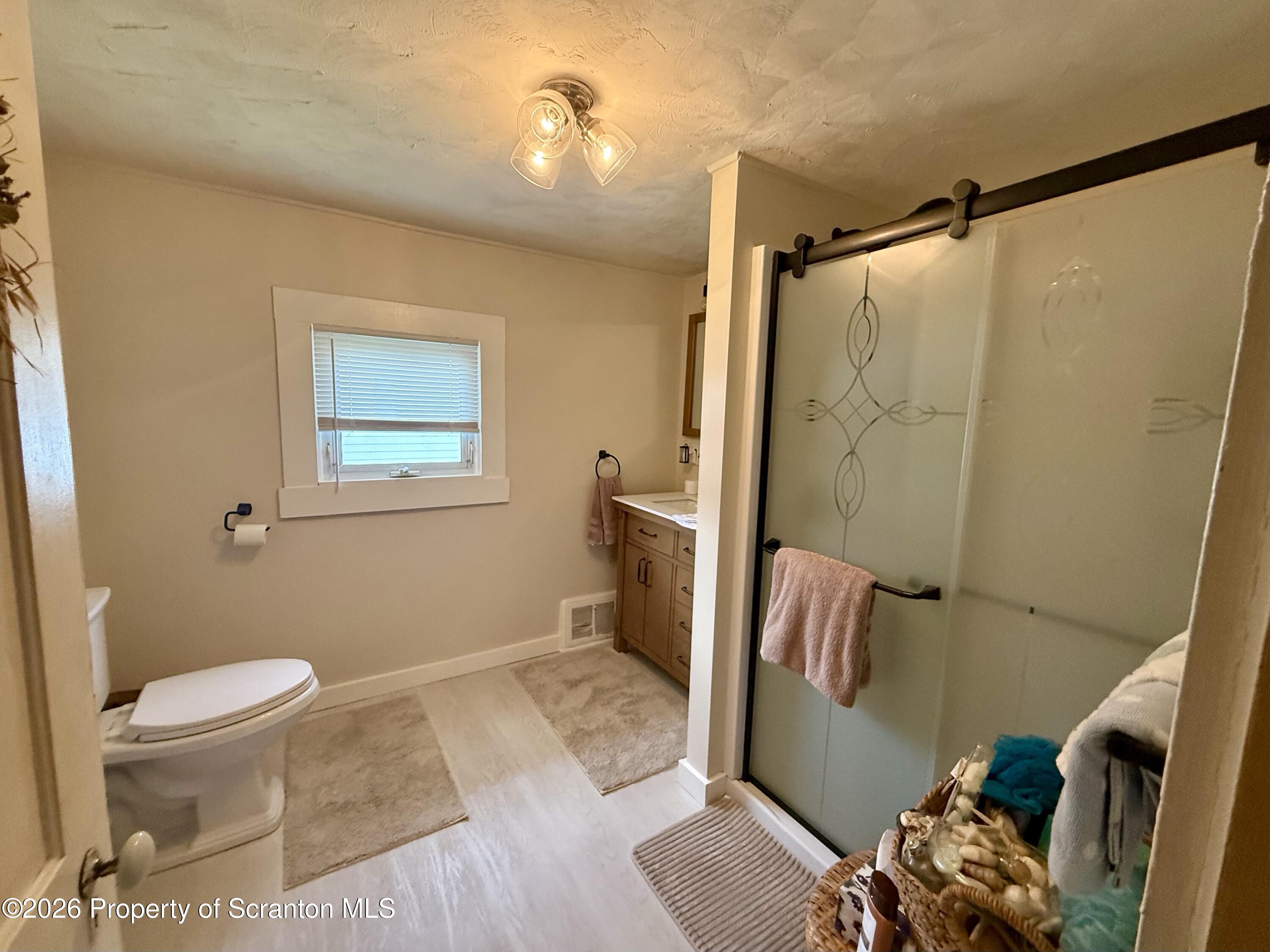 613 Grace Street Scranton, PA 18509 - Photo 20 of 50 Full Bathroom