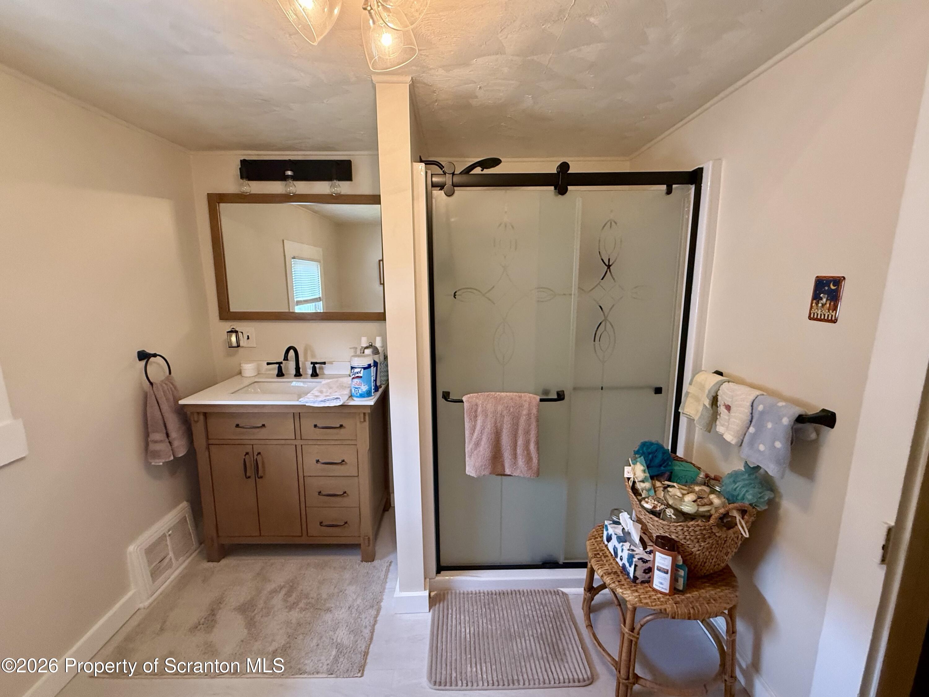 613 Grace Street Scranton, PA 18509 - Photo 21 of 50 Full Bathroom