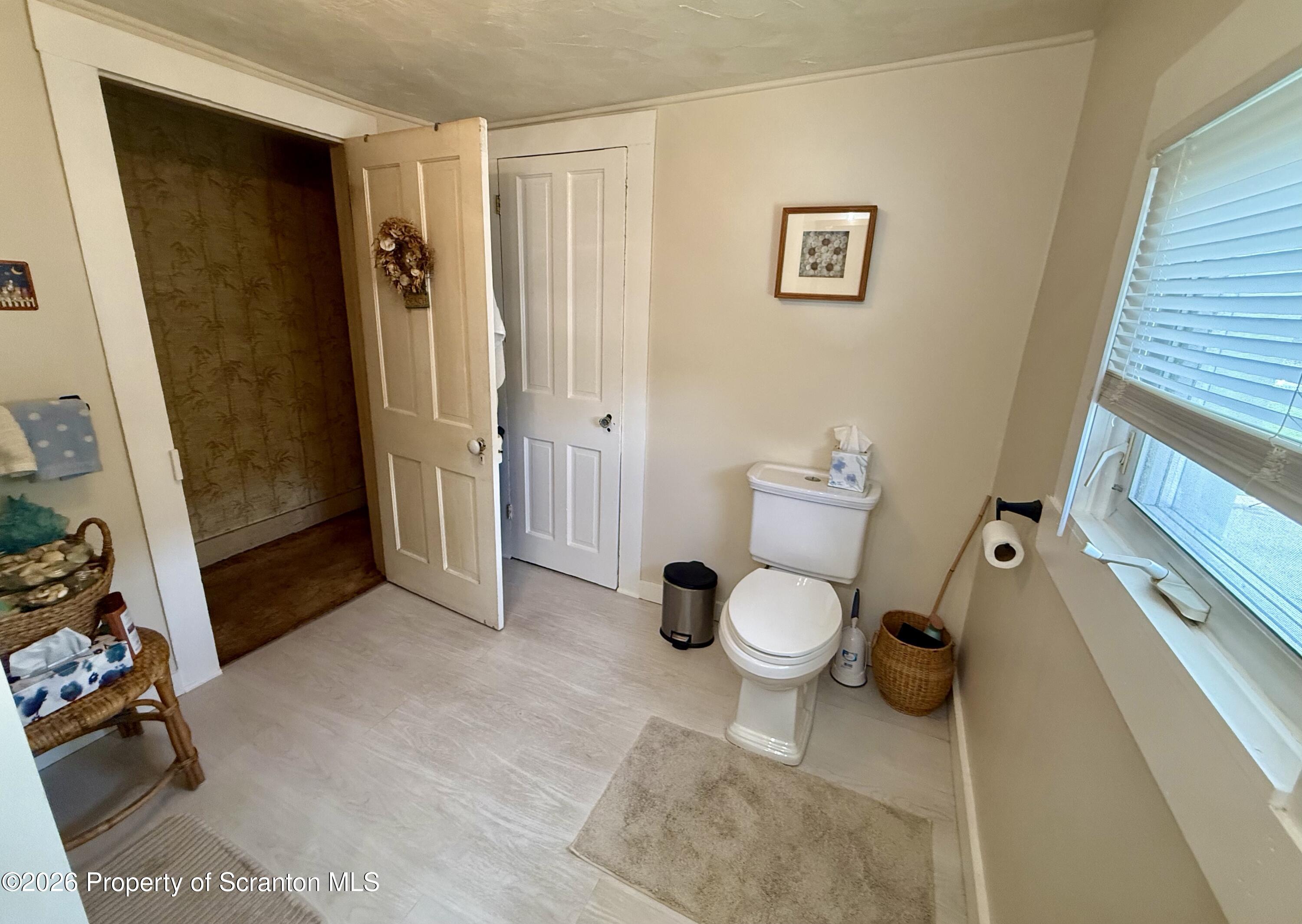 613 Grace Street Scranton, PA 18509 - Photo 22 of 50 Full Bathroom