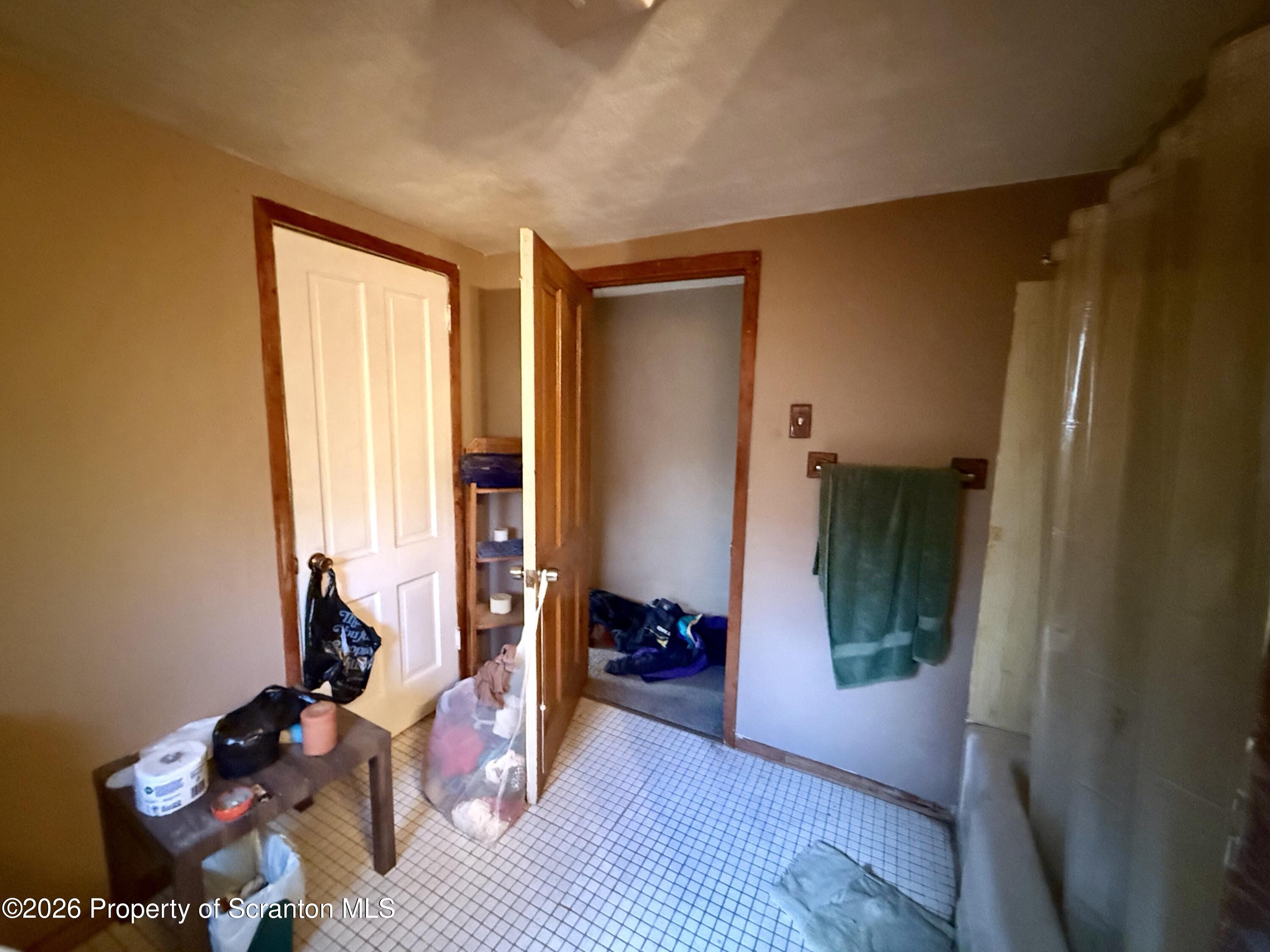 613 Grace Street Scranton, PA 18509 - Photo 34 of 50 Full Bathroom