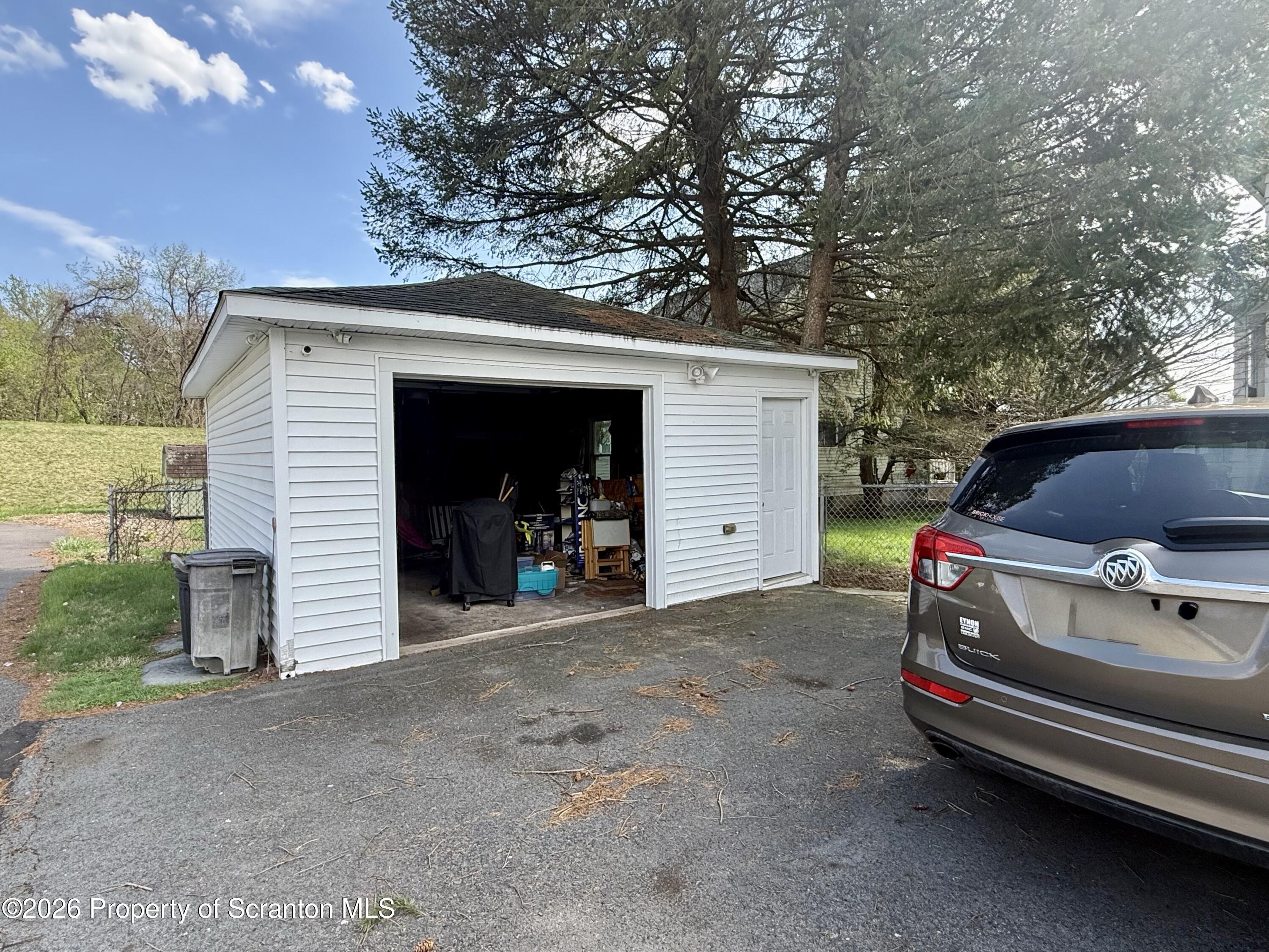613 Grace Street Scranton, PA 18509 - Photo 40 of 50 Garage
